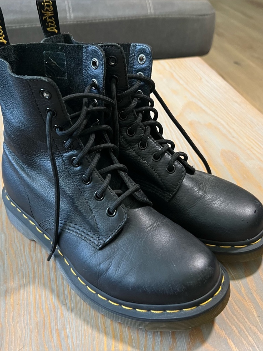 Dr Martens Lace Up Boots in black leather size 9